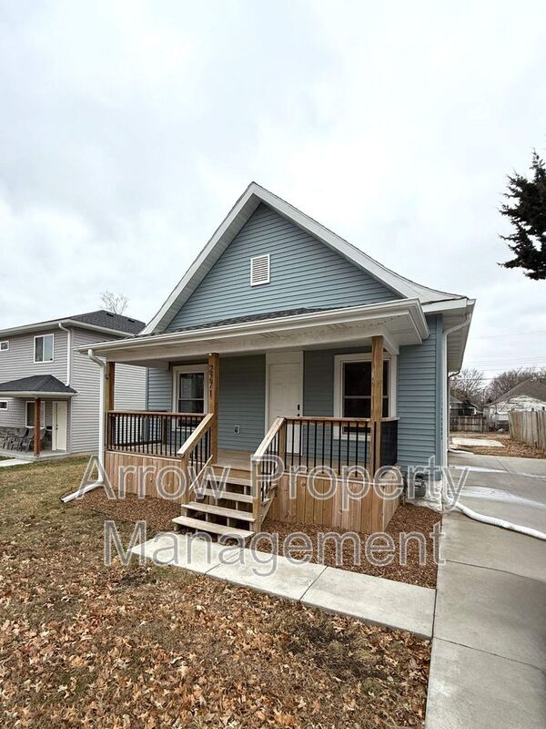 property at 2271 Holdrege St