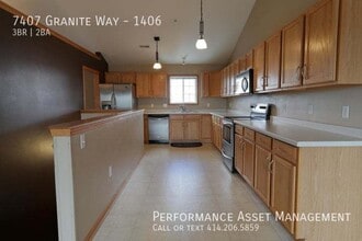 7407 Granite Way in Mount Pleasant, WI - Building Photo - Building Photo