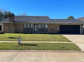 5402 Daisy Cir in Bossier City, LA - Building Photo