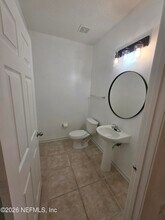 5663 Greenland Rd in Jacksonville, FL - Foto de edificio - Building Photo