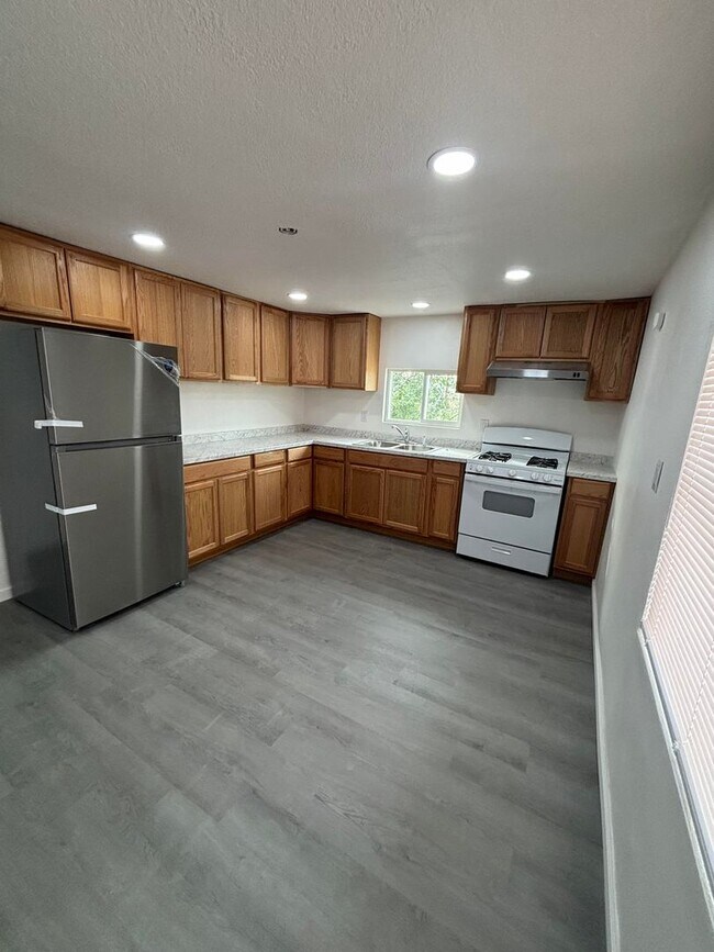 232 W Barbara St in Calipatria, CA - Foto de edificio - Building Photo