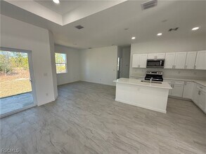 1115 Cove St E in Lehigh Acres, FL - Building Photo - Building Photo