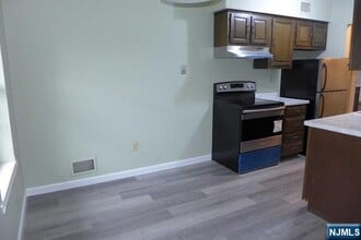 350 Maple Ave in Oradell, NJ - Building Photo - Building Photo