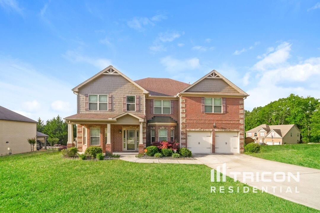4627 Town Manor Dr in Douglasville, GA - Building Photo