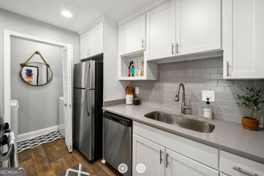 8085 Adair Ln, Unit 2408 in Sandy Springs, GA - Building Photo