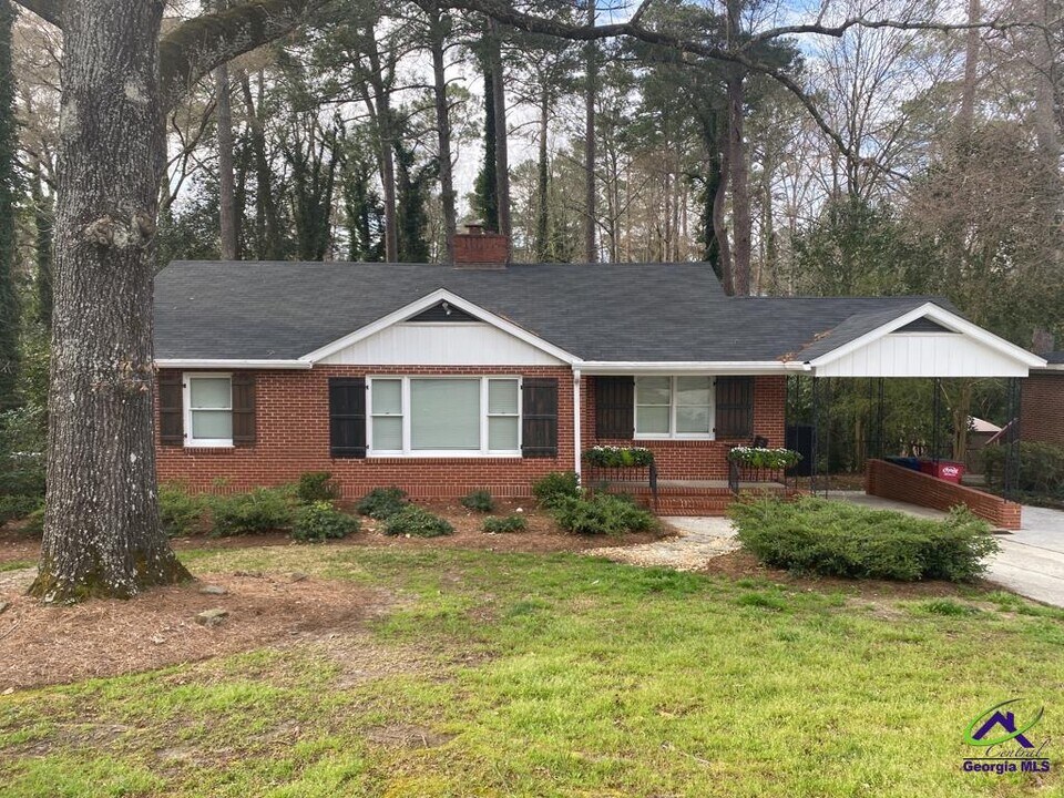 2740 Northwoods Dr S in Macon, GA - Building Photo