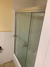 144 Kenrick St, Unit 37 in Boston, MA - Foto de edificio - Building Photo