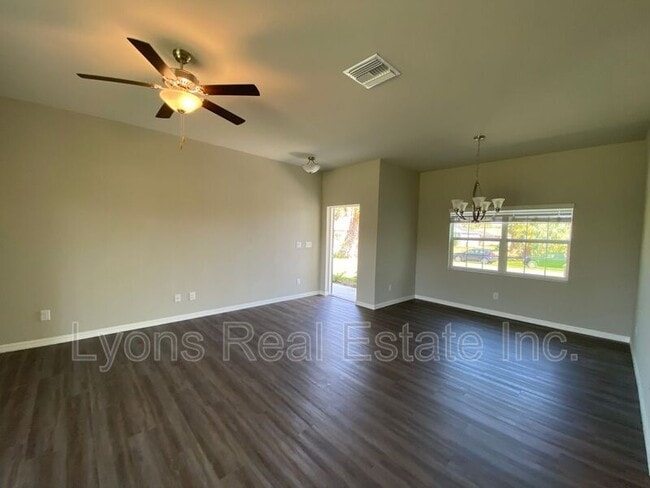 2497 Cortland Ave in North Port, FL - Building Photo - Building Photo