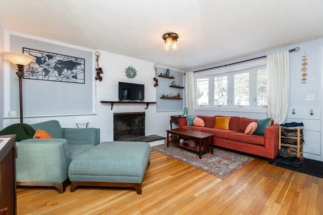 73 Winfield St in Dedham, MA - Building Photo - Building Photo