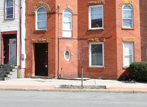60 Delaware Ave in Albany, NY - Foto de edificio - Building Photo