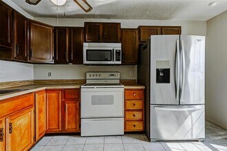 501 N 11th St in La Porte, TX - Building Photo - Building Photo