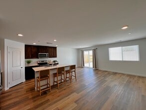 7409 Millers Pt Ln in Bakersfield, CA - Building Photo - Building Photo