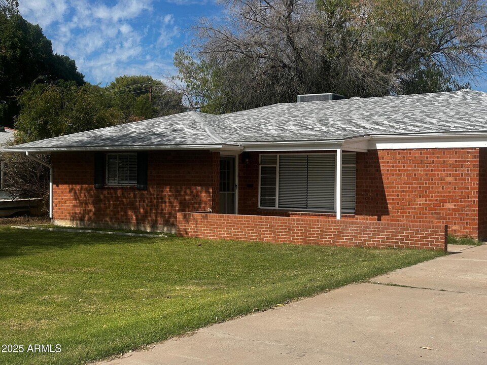 4238 E Pinchot Ave in Phoenix, AZ - Building Photo