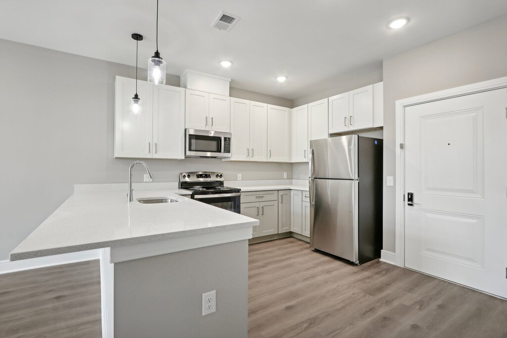 Regency Menlo Park Terrace Apartments in Metuchen, NJ