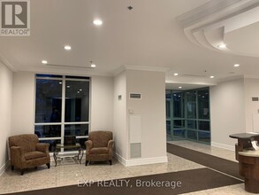 3-203 Ellesmere St in Richmond Hill, ON - Building Photo - Building Photo
