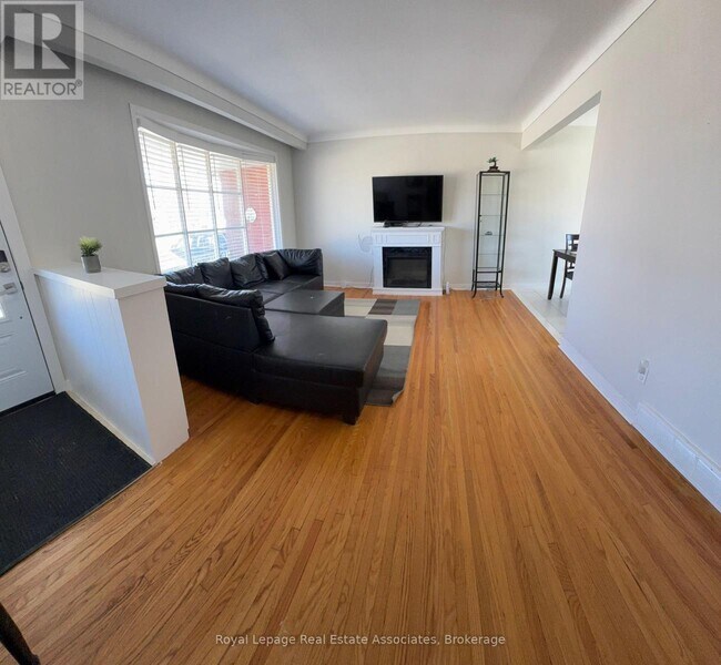 33 Laird Dr in St Catharines, ON - Building Photo - Building Photo