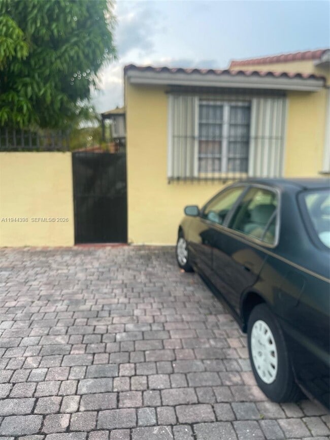 951 SW 9th St in Miami, FL - Building Photo - Building Photo