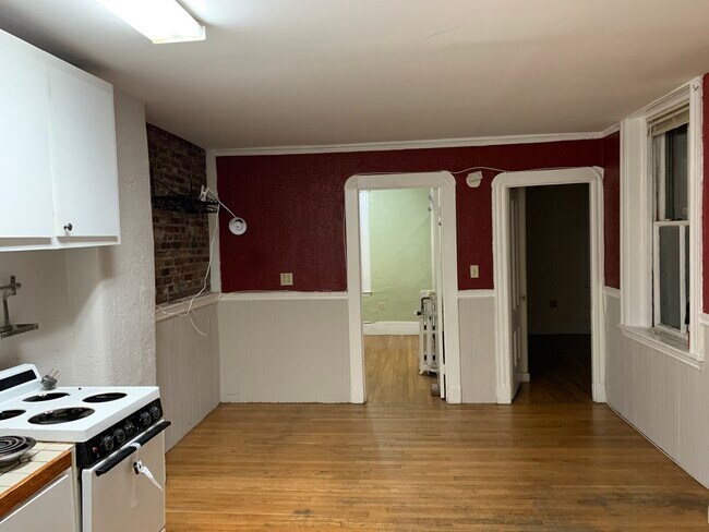 70 Revere St, Unit 3R in Boston, MA - Building Photo - Building Photo