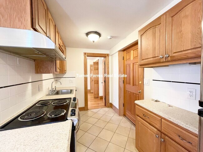 89 Myrtle St, Unit 2 in Boston, MA - Foto de edificio - Building Photo