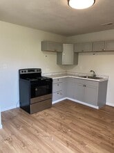 821 St Monica Dr in Sauget, IL - Building Photo - Building Photo