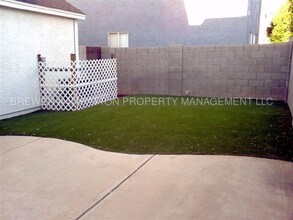441 S Maple-Unit -UNIT 114 in Mesa, AZ - Building Photo - Building Photo