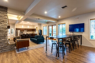 Britton Place in Lacey, WA - Foto de edificio - Interior Photo