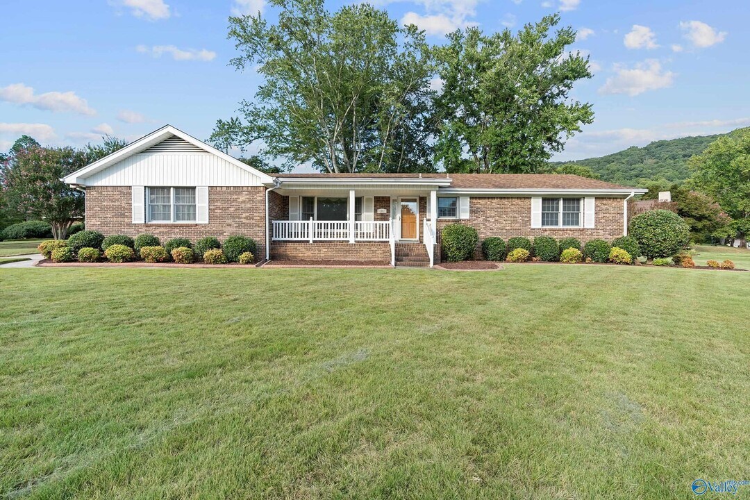 12017 Camelot Dr SE in Huntsville, AL - Building Photo