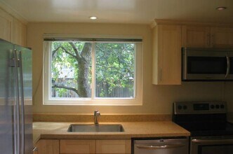 155 N El Camino Real in San Mateo, CA - Building Photo - Building Photo