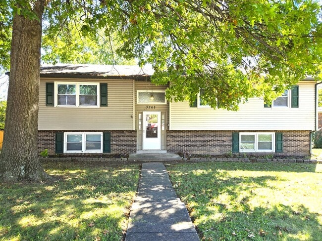 property at 3268 Waterford Park