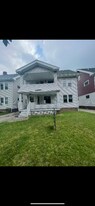 2027 Chesterland Ave in Lakewood, OH - Building Photo