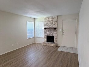 410 Linden St in Bastrop, TX - Building Photo - Building Photo