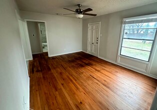 8241 Norvell Dr in Dallas, TX - Building Photo - Building Photo