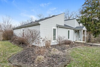 4729 Shenandoah Dr in Louisville, KY - Building Photo - Building Photo
