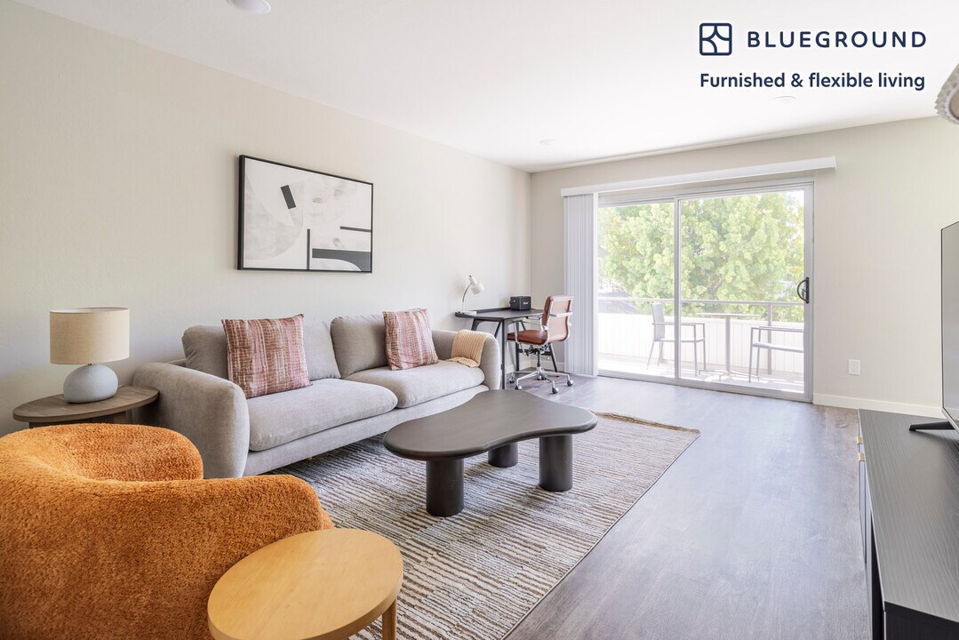 2721 Midtown Ct in Palo Alto, CA - Building Photo
