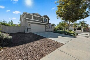 39312 Vía Belleza in Murrieta, CA - Building Photo