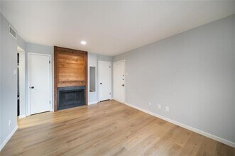 9170 Forest Ln in Dallas, TX - Building Photo - Building Photo