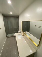 7347 Haskell Ave in Los Angeles, CA - Building Photo - Building Photo