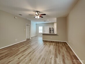 13110 Heathers Mist St in Saint Hedwig, TX - Building Photo - Building Photo