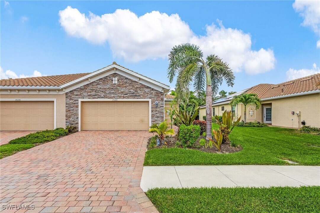 15120 Cortona Wy in Ft. Myers, FL - Building Photo