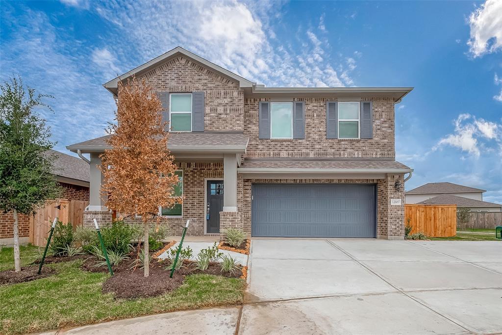 12107 Silver Moon Ln in Mont Belvieu, TX - Building Photo