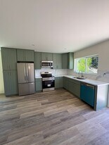 2305 Seasons Rd in Oceanside, CA - Building Photo