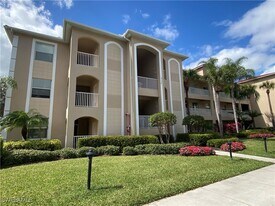 2730 Cypress Trace Cir in Naples, FL - Building Photo