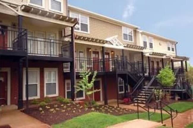 property at 1615 Elmwood Ct