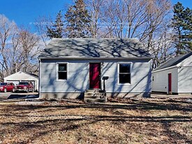 6709 Channel Rd NE in Fridley, MN - Building Photo