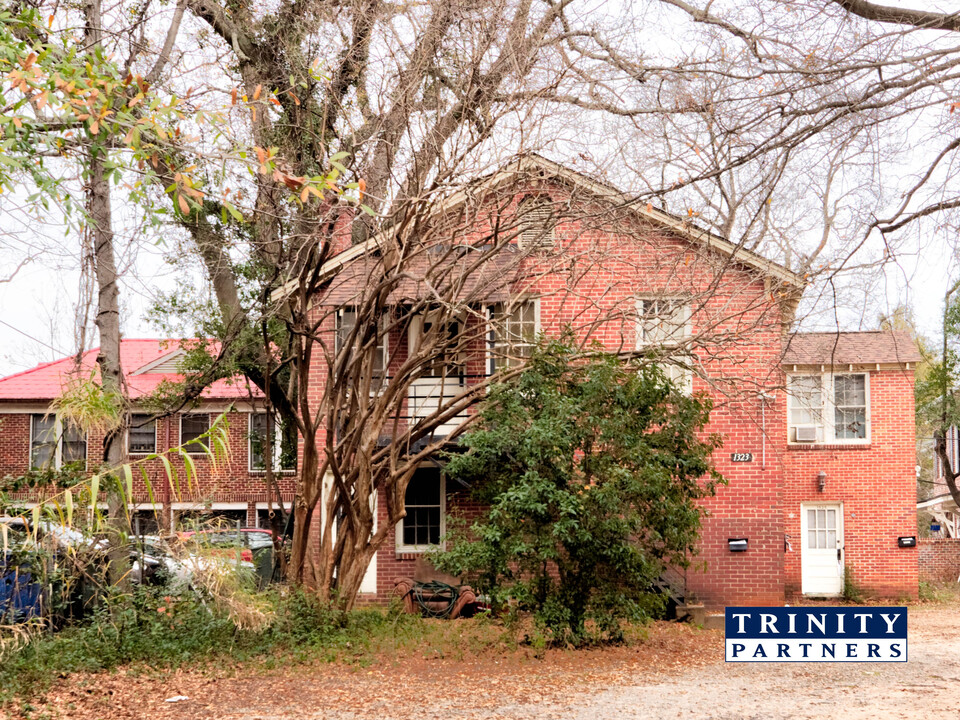 1323 Blanding St in Columbia, SC - Building Photo