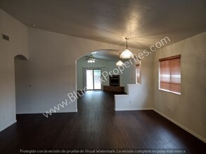 915 N Silverleaf Oak Pl in Tucson, AZ - Building Photo - Building Photo