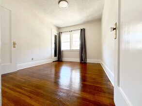 1817 E 8th St in Long Beach, CA - Building Photo - Building Photo