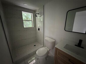 136 NE 60th St-Unit -4 in Miami, FL - Building Photo - Building Photo