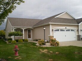 99 Tuscany Cir in Saginaw, MI - Building Photo