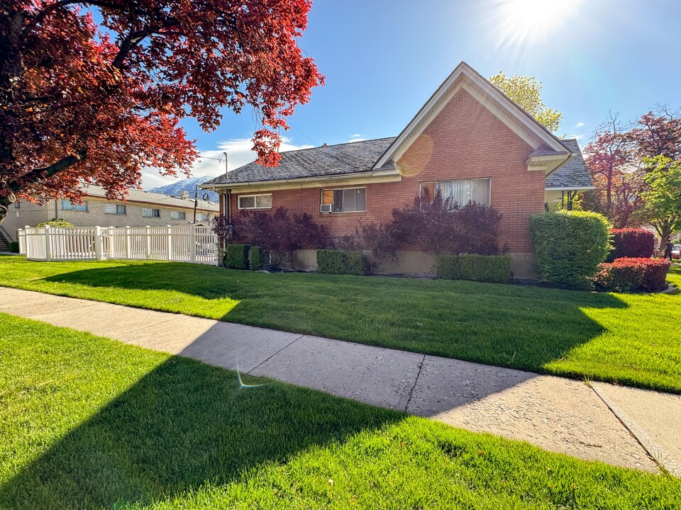 90 W 800 N St in Provo, UT - Foto de edificio